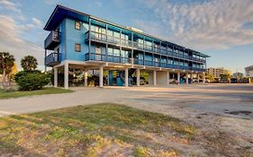 Adorable Spacious Condo In Gulf Shores